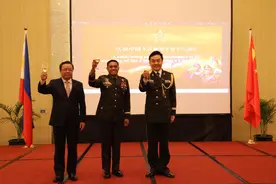 解放军的请柬，递给菲律宾军方，中菲间的新风向，将改变南海大势图片