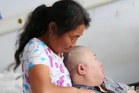 2006年，河南男子被砸成植物人，岳母不离不弃照顾10年后终于苏醒图片