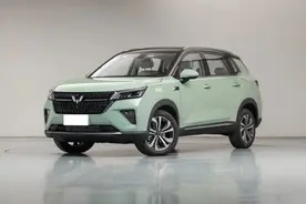 十万块就能落地 同价位不可错过的SUV“上汽通用五菱星辰”图片