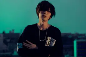 日本歌手米津玄师跨界做香水，以歌曲为灵感，每款颜值都惊艳图片