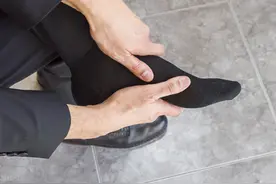 脚板底疼痛，用这3个方法在家就能解决图片