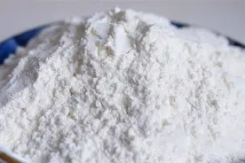 教你自制低筋面粉，分享2种做法，中筋秒变低筋，从此不用花钱买图片
