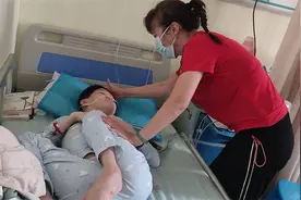 “余妈妈像一束光照亮我的人生”图片