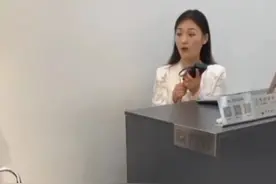 离开朱小伟的陈亚男越来越好，当上了老板开服装店，获得网友力挺图片