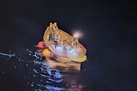援救金田轮：目睹船员没抓住救生圈被海浪卷走，船长急到骂人，不眠不休20个小时救上5名船员图片