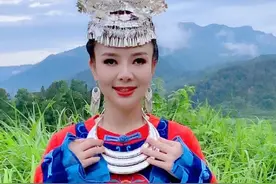 盲人歌手刘赛：自掏腰包给公婆买别墅，结婚5年被丈夫宠成宝图片