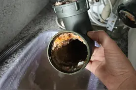 厨房下水器欠揍，又被我捅了一顿！图片