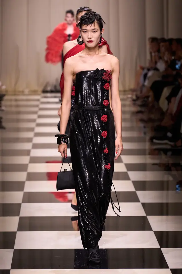 ������Armani Priv�� 2023 �ﶬ�߶�ϵ��Ůװ