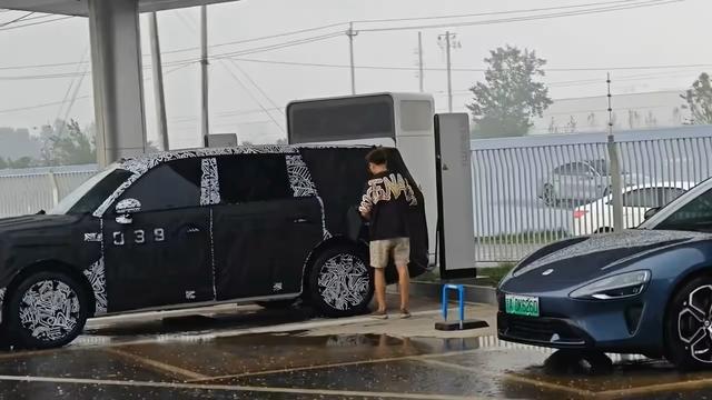 算我小瞧你了，思特威1英寸国产CMOS发布 | 小米增程式SUV新谍照
