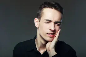 有一种痛，叫口腔溃疡，补充维C不顶用，4个办法或能帮你图片