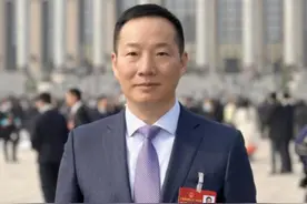 全国人大代表郑月明：建议航班起飞前7天以上免费退改机票图片