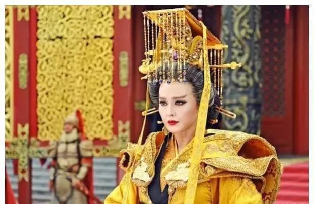 “卐卍卍卐”，怎么读？“卐卍”有何区别？它们的意思相同吗？