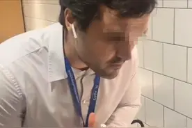 5 岁男孩热情冲外国人打招呼却被骂滚开图片