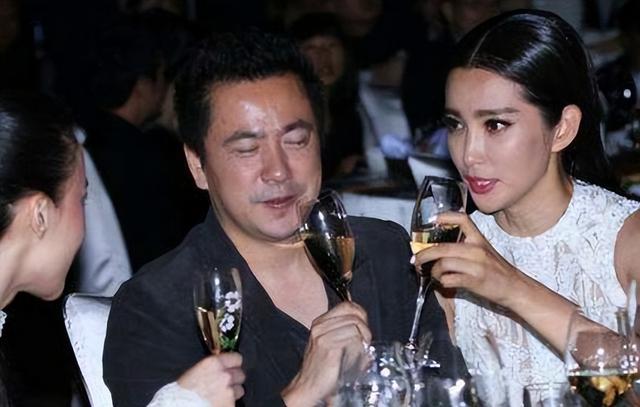 知名导演被曝患性病，睡遍女主角、海选公开挑床伴，评论区沦陷