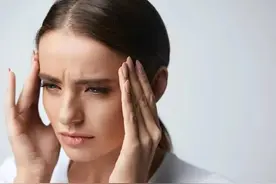 早上起床一下地就足跟疼痛已3月，有什么办法把骨刺治下去？图片