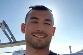 痞帅中年肌肉大叔，男性荷尔蒙爆棚图片