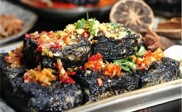 毛主席才华横溢,随口说了句话,如今成为臭豆腐经典广告语