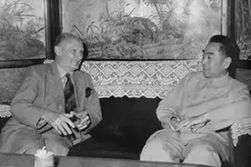1961年，毛主席会见英国元帅，笑谈生死：我要去见我的上帝马克思图片