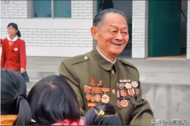 兵王张英才：前无古人的九次特等功获得者，四百万解放军仅此一份图片