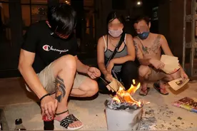 香港重案组介入！不足百天的男婴竟被父母好友活活虐杀，凄惨的身世令人唏嘘！母亲崩溃：好后悔给他们照顾图片