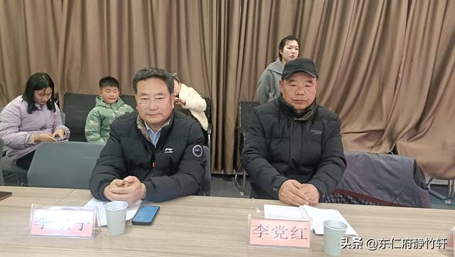 西安鄠邑区甘亭街道朝阳社区2026年迎新春经典红色诗词朗诵会举行