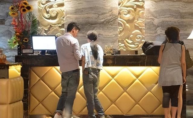 去酒店开房，开房记录能保存多久？都有谁会看到？会被泄露出去吗