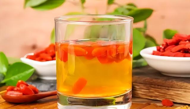 酷暑难耐，宁可不吃肉也要多饮“4茶”，消暑补营养，整夏不受苦