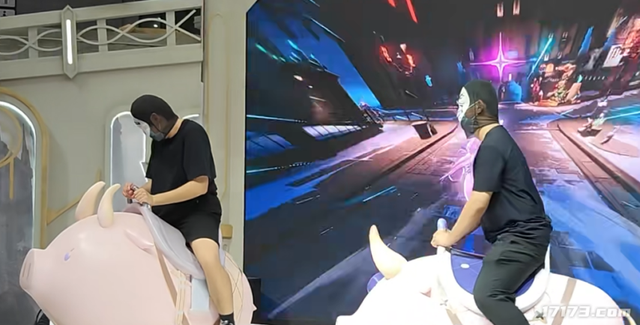 腾讯14款游戏BW抢人，却被韩援Coser抢风头，三天暴涨百万粉