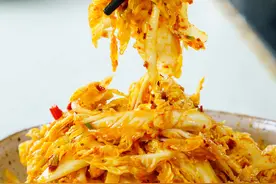 凉拌白菜记住不要直接拌，只要多加2步，麻辣清脆爽口又开胃！图片