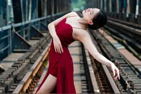 如何在正午明媚的阳光下进行人像拍摄？图片