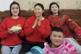 草帽姐驰援蒙阴抗疫！深夜接送物资，三十万只口罩，共几十万物资图片