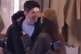 曝杨采钰怀孕现身医院产检，和男友当街热吻！大佬陈金飞已成前任图片