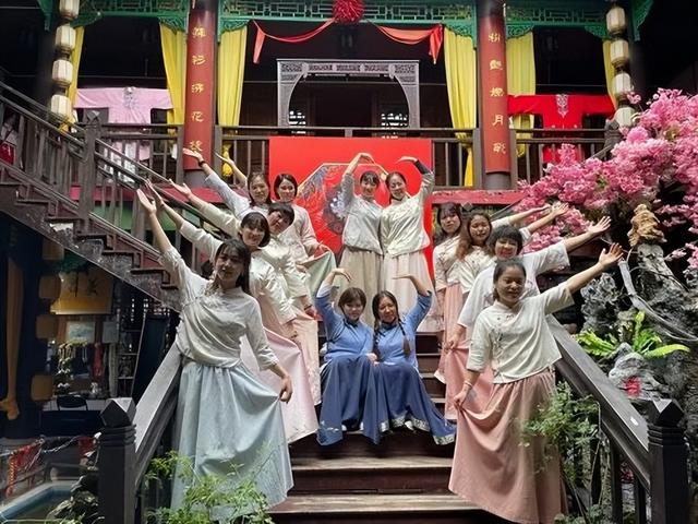 ��ÿ�ҽ���Ž��ʢ�������������õ�����ܽ�