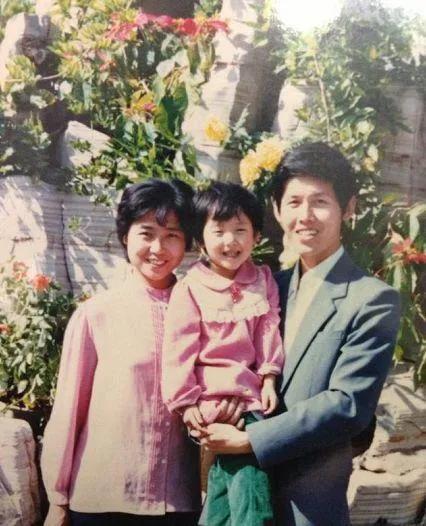 演员高露：当红时嫁圈外丈夫，生一对儿女幸福美满