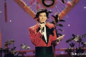 事实证明，春晚上连唱两首歌的费翔，早已走上了另一条人生大道图片