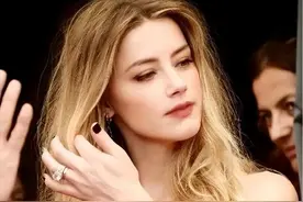 艾梅柏肤白貌美颜值佳！德普为她放弃不婚主义，马斯克沦为备胎图片