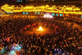 跟随老年旅游团旅游遇见的尴尬事图片