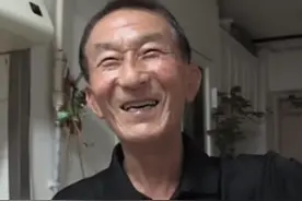 韩国大爷40年来不喝水，但是每天喝2升可乐，身体却比同龄人健康图片