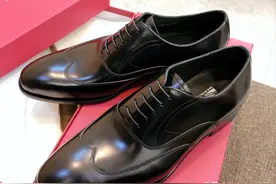 2000亿！中产“鞋王”跌落神坛，沦为奥莱打折品，网友：智商税图片