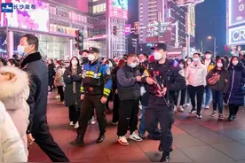 不夜城长沙！凌晨1点人流量惊人！一年四季只有旺季？图片