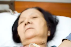 晚年积蓄交给谁来保管？公平又合理，听听70岁老阿姨的机智做法图片