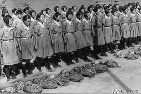二战期间日本女兵为何穿裙装，除了省布料外，还有一个可耻真相图片