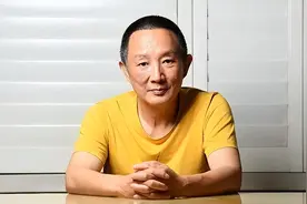 67岁张黎跌落神坛？5段婚姻惹争议，如今只牵挂老母图片