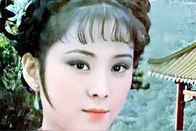 红楼梦：这个丫头才是最该被挫骨扬灰的人，看她对宝玉做了什么事图片