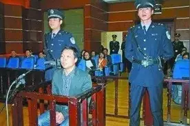 2009年丈夫拔管杀妻说是爱，却和女同事密切联系，岳母：赔一千万图片