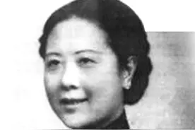 苦等丈夫50年，却换来一纸休书；逝后的墓碑刻字，让丈夫掩面痛哭图片