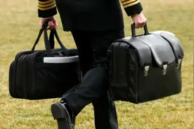 美国总统“核按钮手提箱”，启动后伤害不可估量，里边都有什么？图片