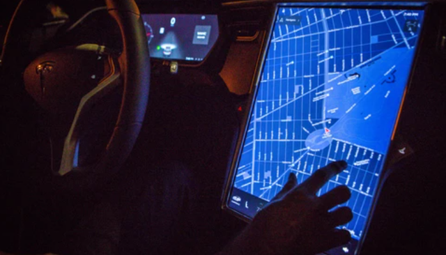 为了反击汽车里的内购，车主们开始研究破解版