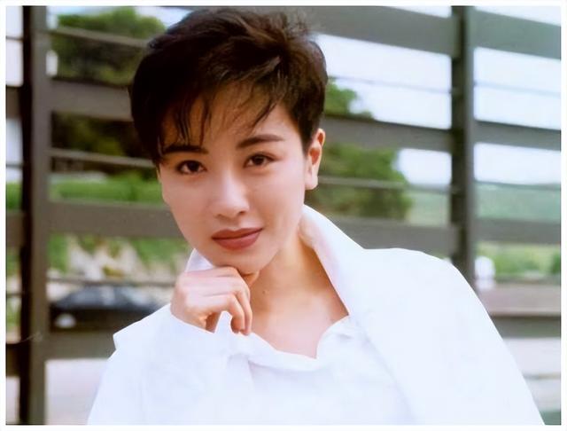 皈依佛门的11位女星,事业正当红时看破红尘,哪一位最让人惋惜?