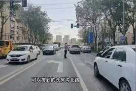 身边的变化 | 珠江路西向东新增左转专用道，交警出招缓解老城区堵点交通图片